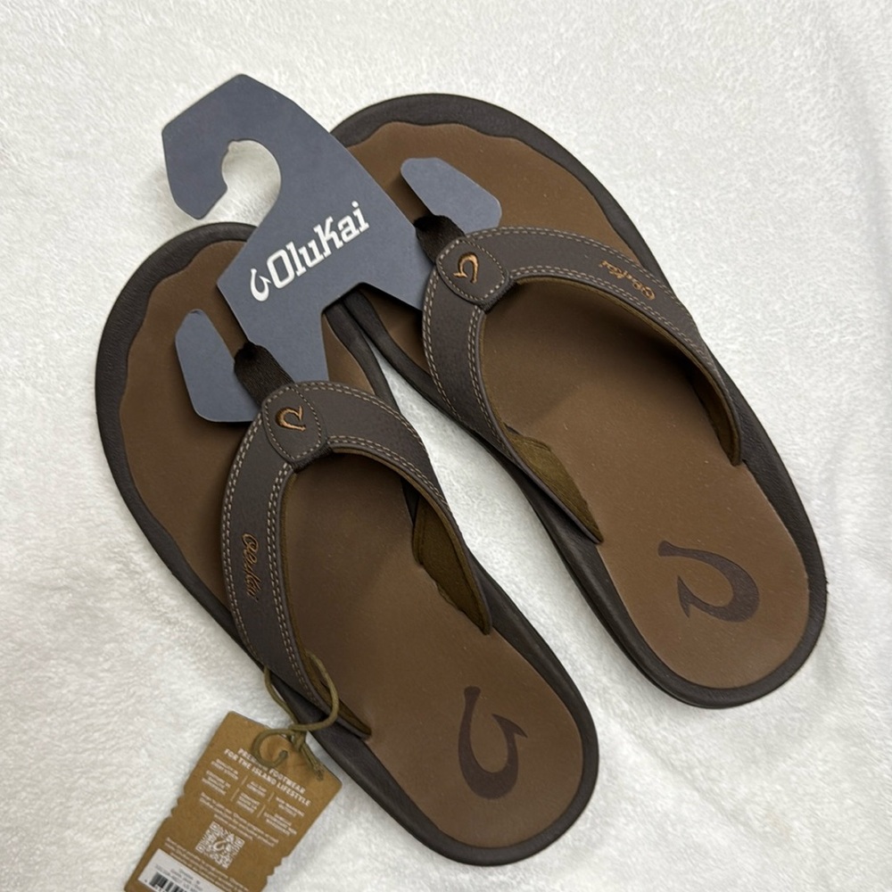 Olukai sandals
